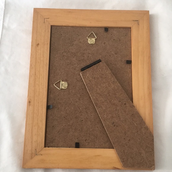 Classic Solid Oak Photo Frame - A Timeless Way to Display Your Memories! - Picture 4 of 6